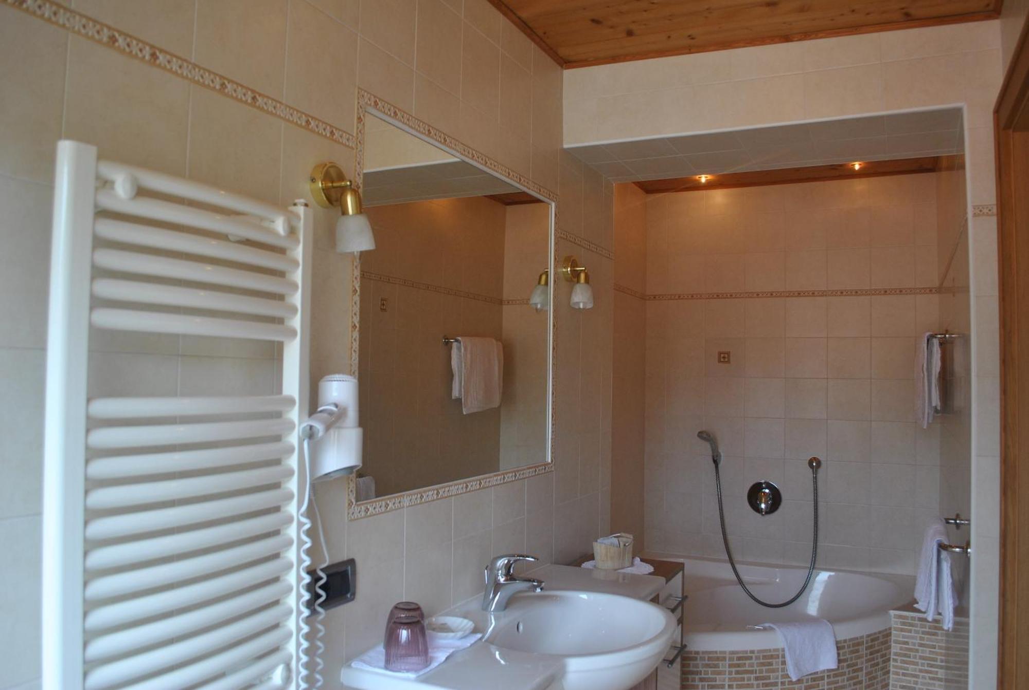 Hotel Garni Walter Ortisei Zewnętrze zdjęcie