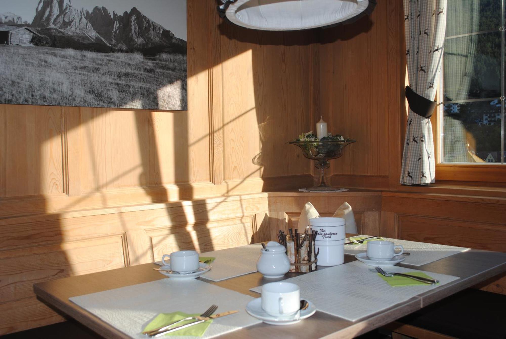 Hotel Garni Walter Ortisei Zewnętrze zdjęcie